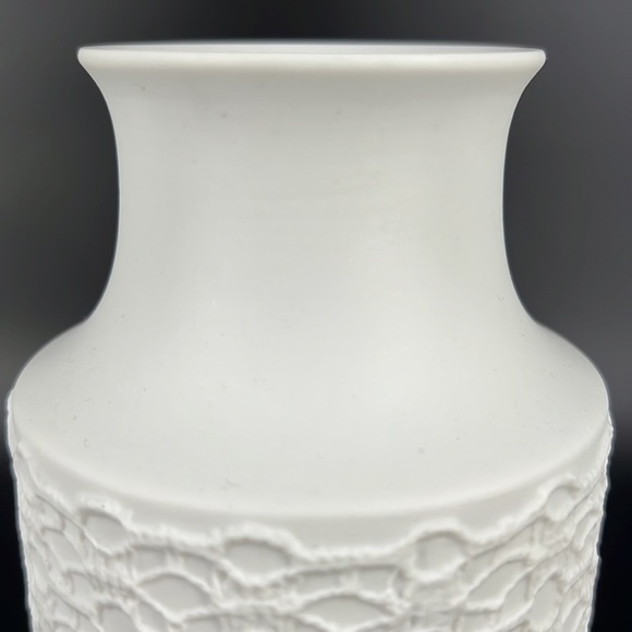 Vintage Heinrich Germany Vase - Picture 3 of 8